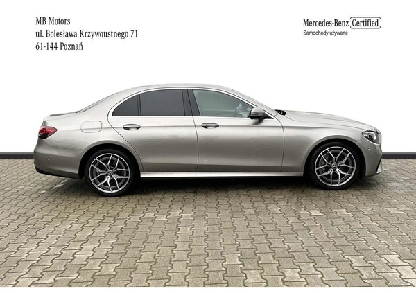 Mercedes-Benz Klasa E cena 207900 przebieg: 58500, rok produkcji 2020 z Darłowo małe 407